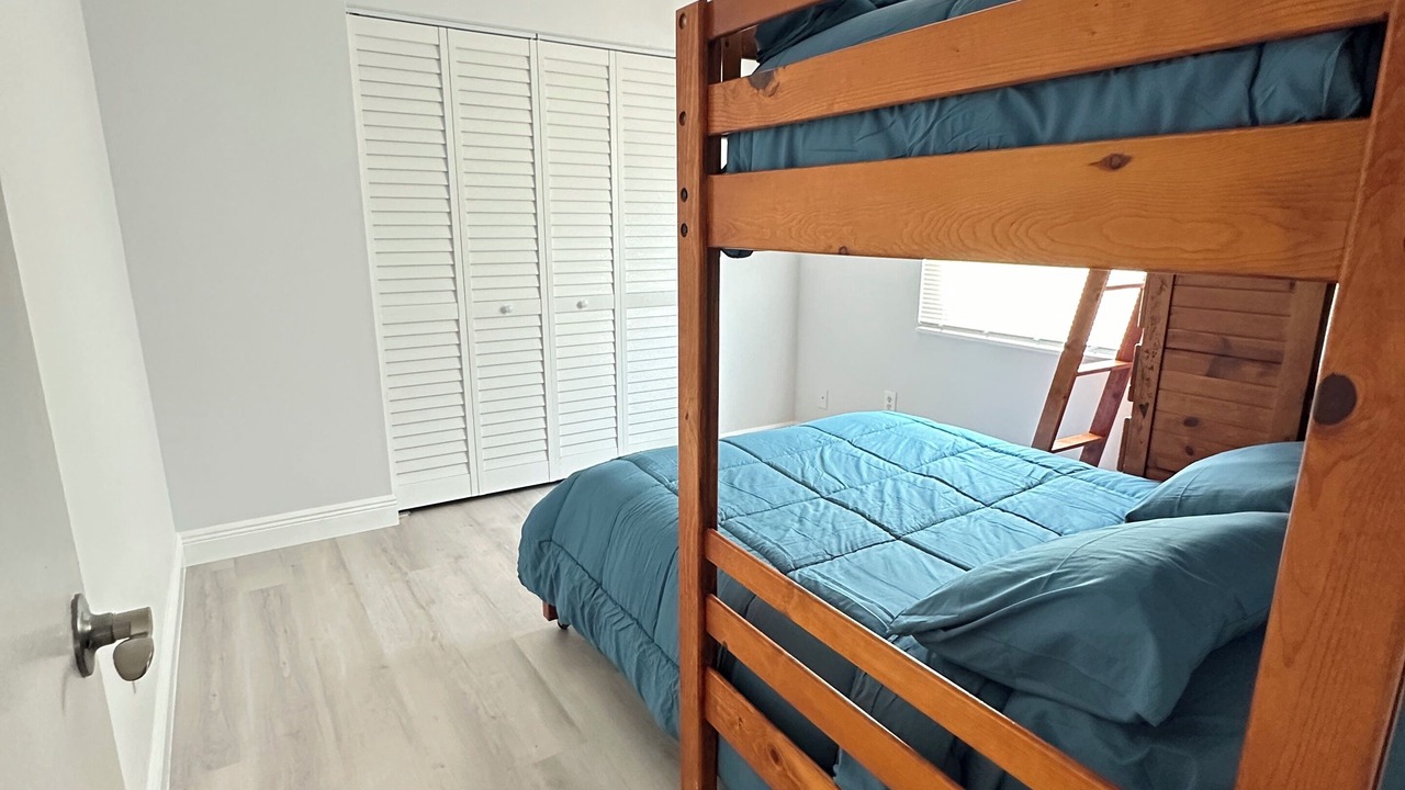 Photo of Bedroom in Lake Magdalene
