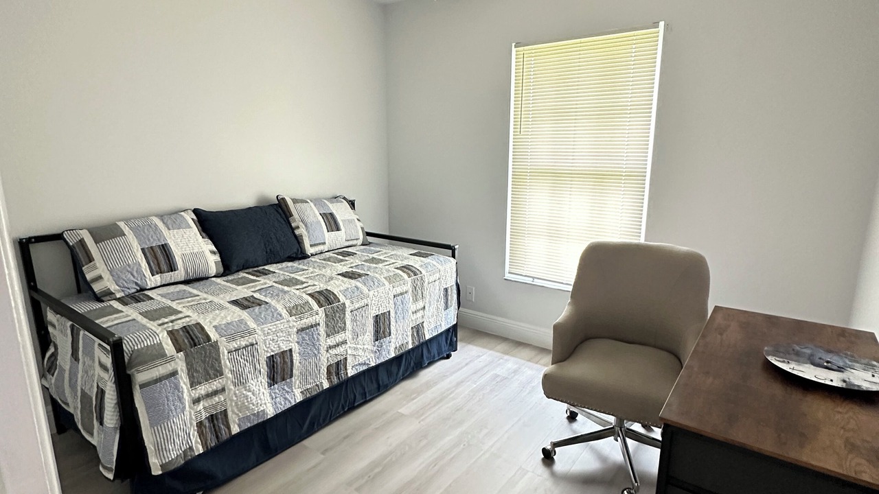 Photo of Bedroom in Lake Magdalene