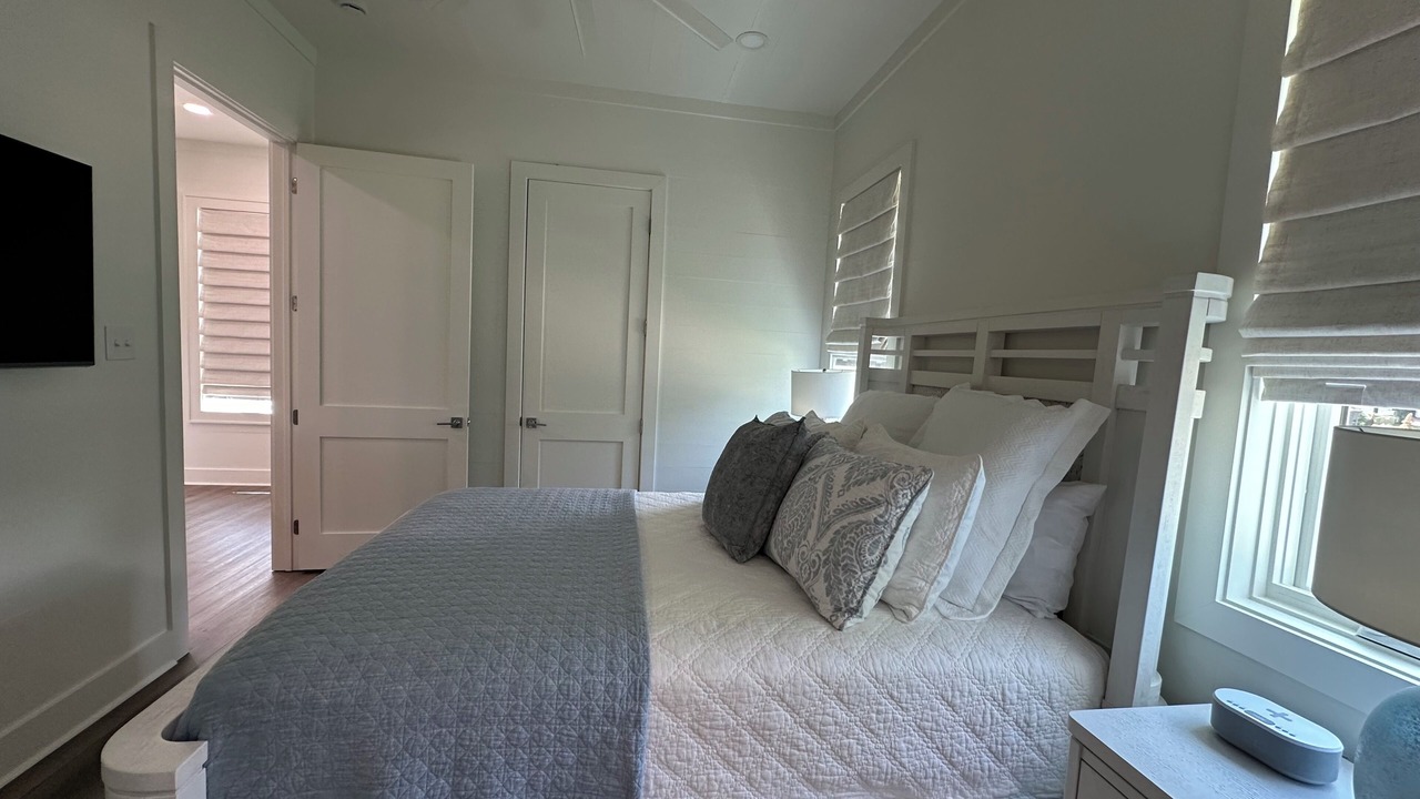 Photo of Bedroom in Miramar Beach