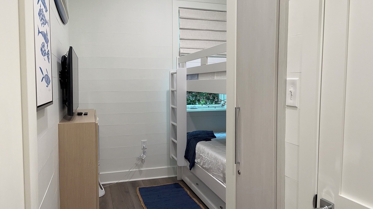 Photo of Bedroom in Miramar Beach