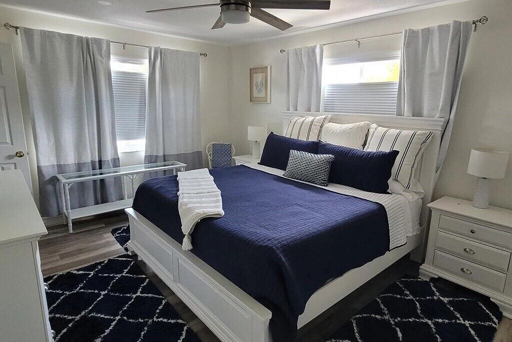 Photo of Bedroom in Golden Beach