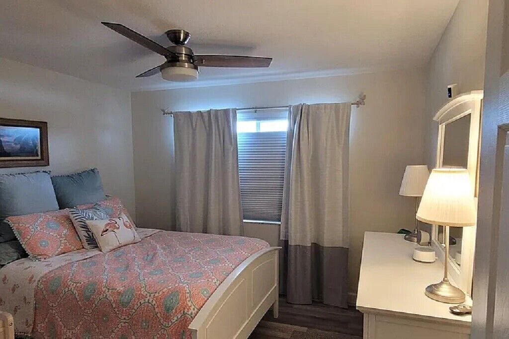 Photo of Bedroom in Golden Beach