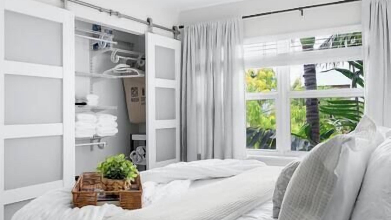 Photo of Bedroom in Hendricks and Venice Isles