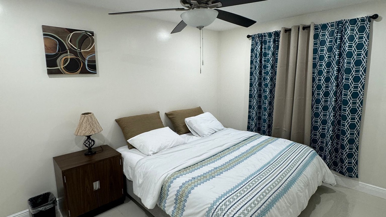 Photo of Bedroom in Lauderhill