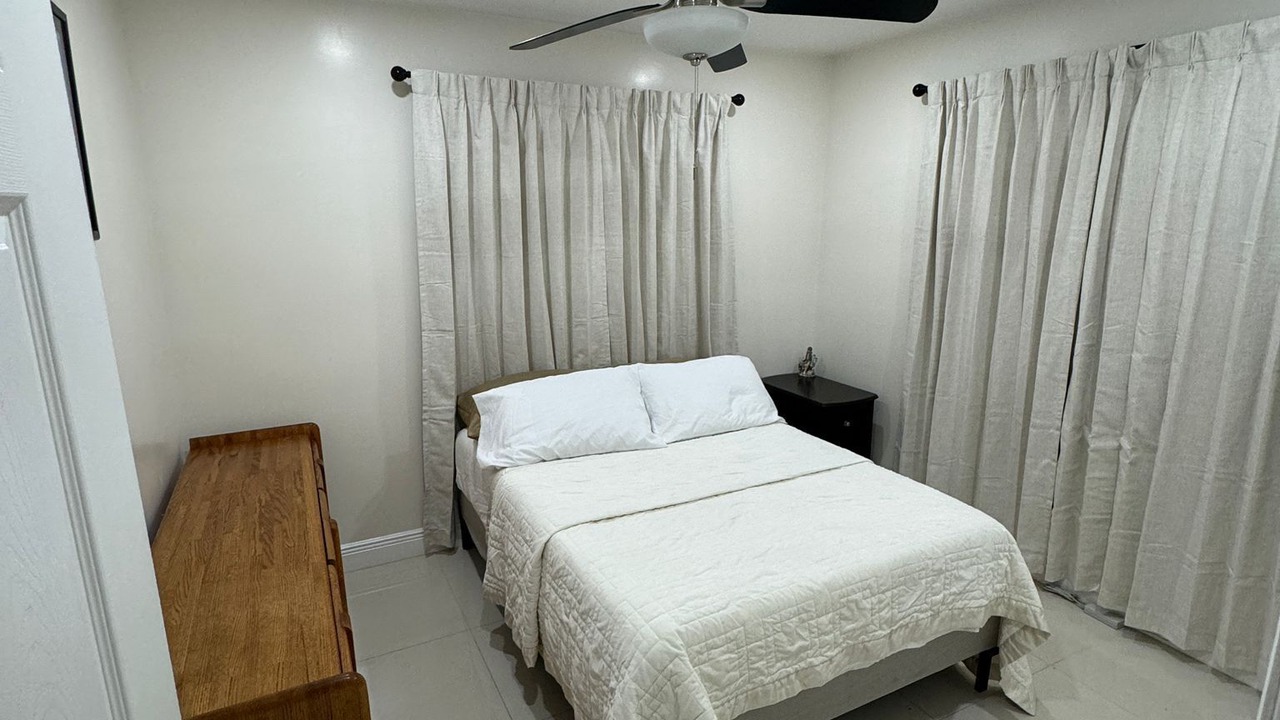 Photo of Bedroom in Lauderhill