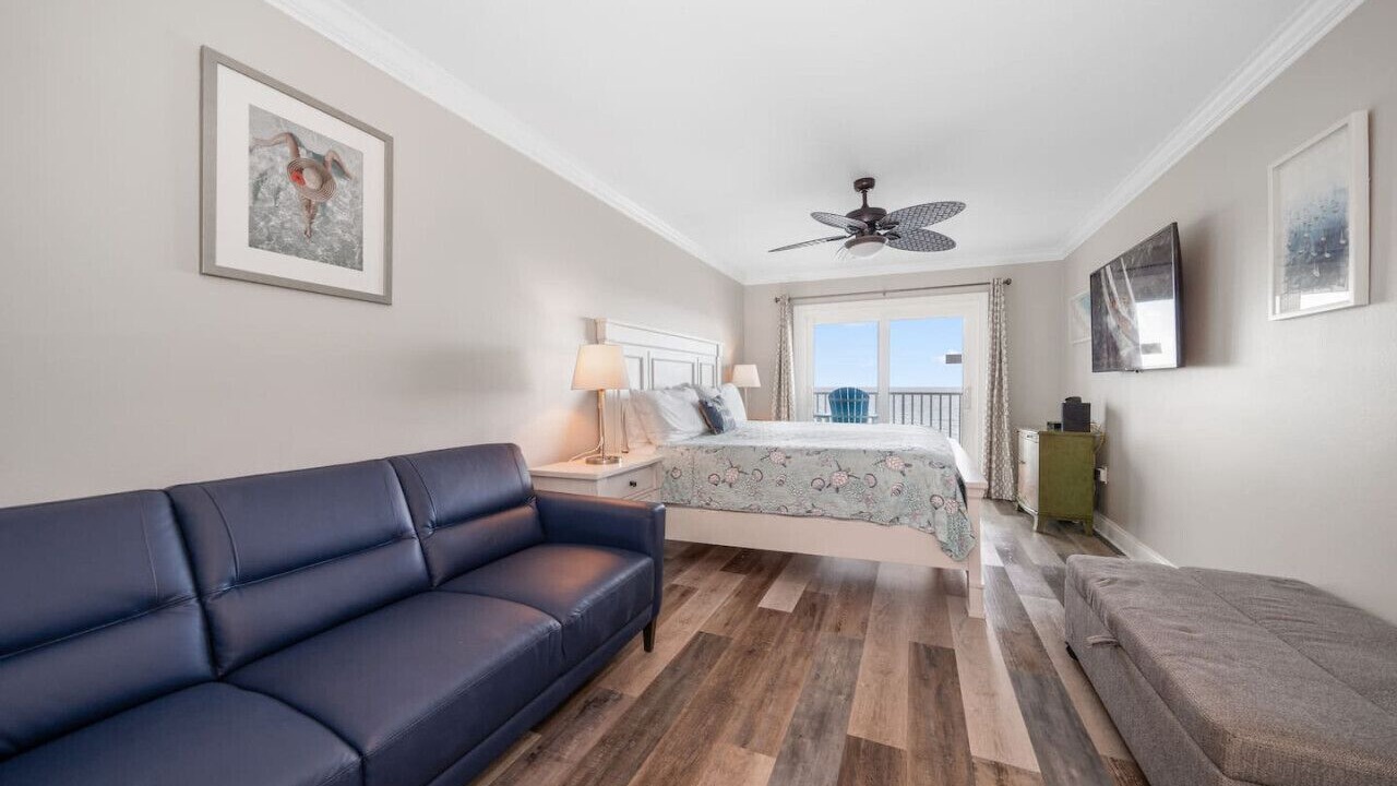 Photo of Livingroom in Redington Shores