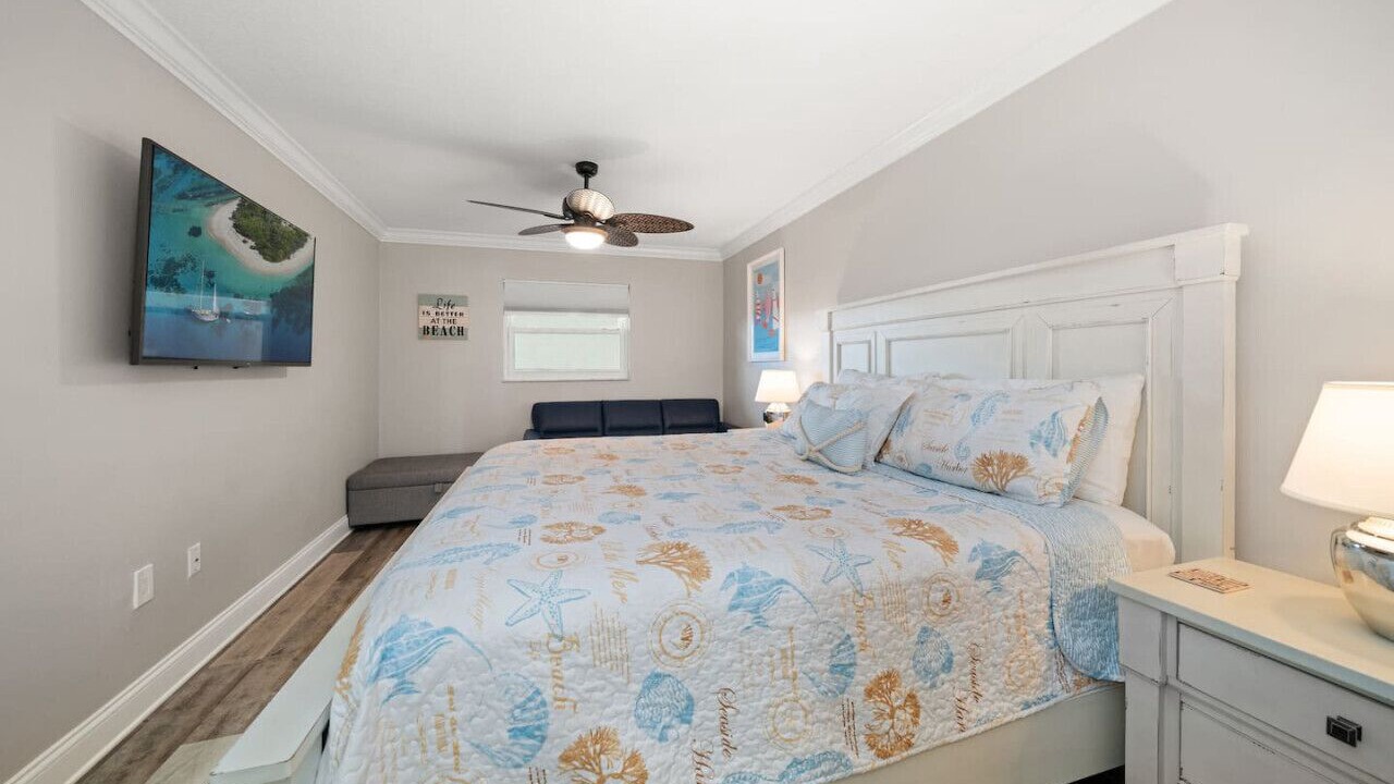 Photo of Bedroom in Redington Shores