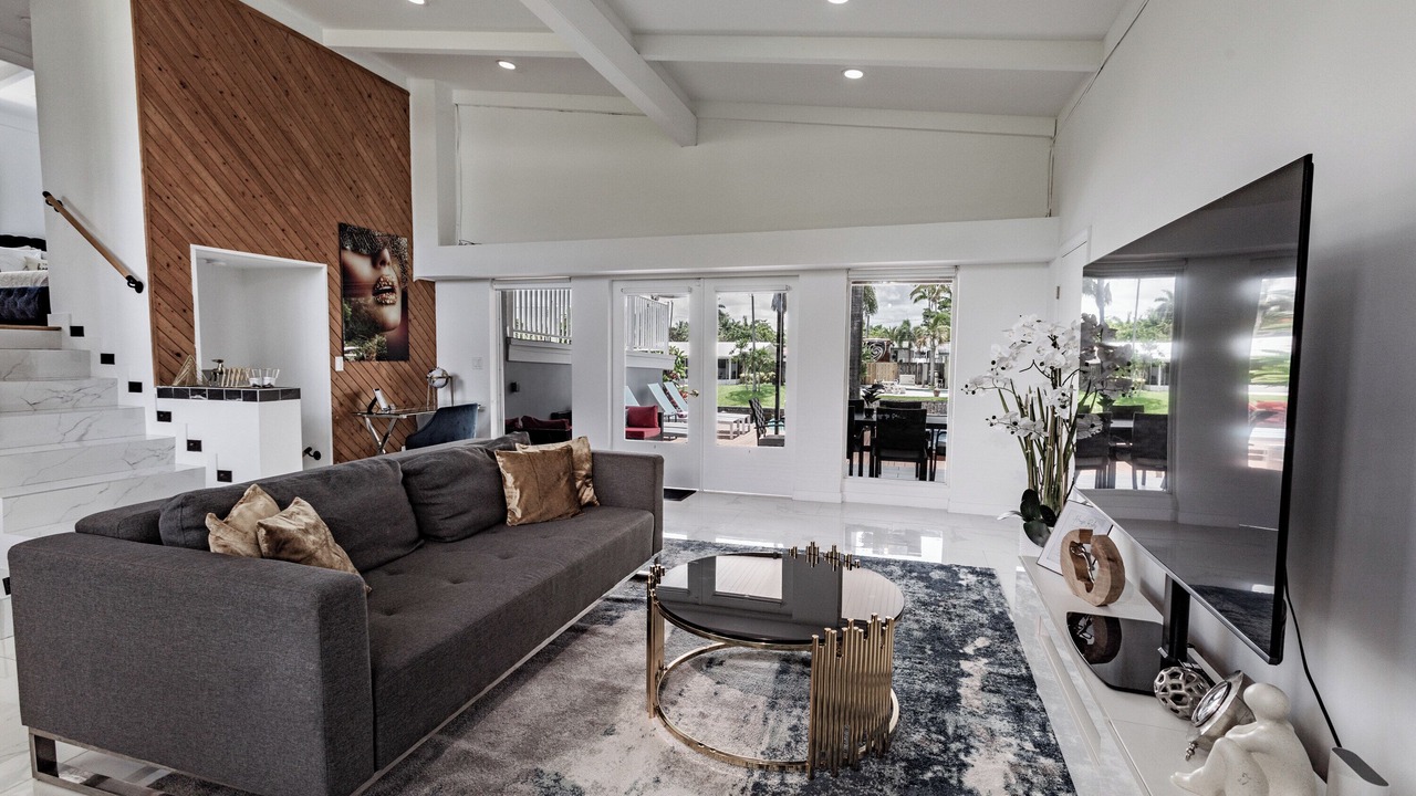 Photo of Livingroom in Lauderdale Isles