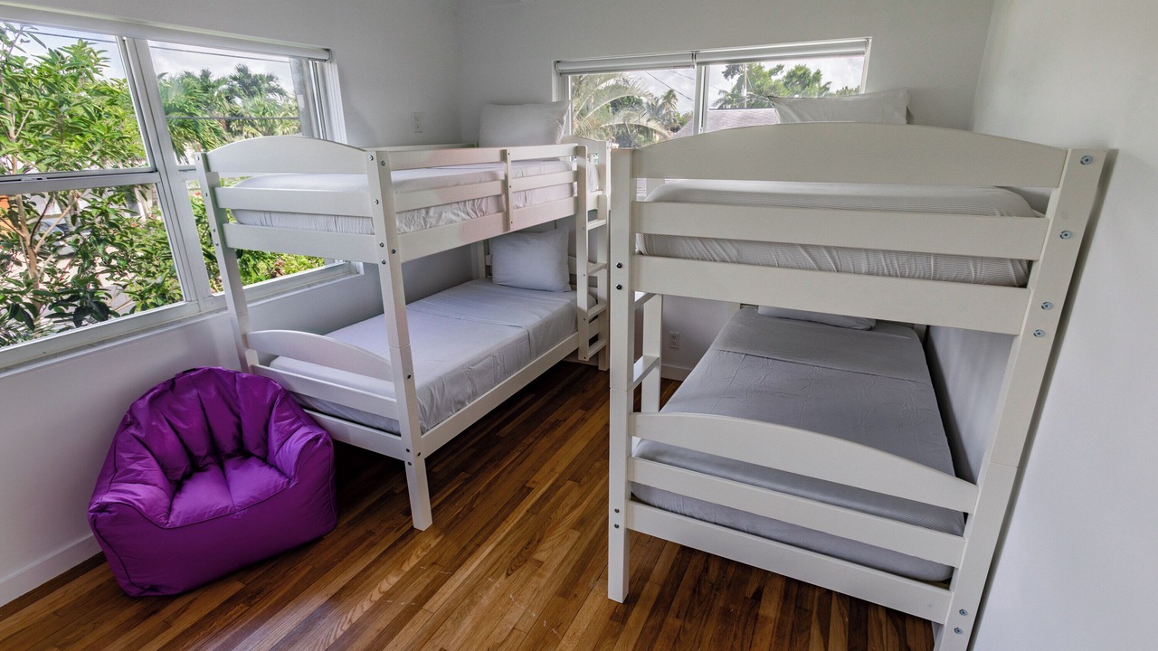 Photo of Bedroom in Lauderdale Isles