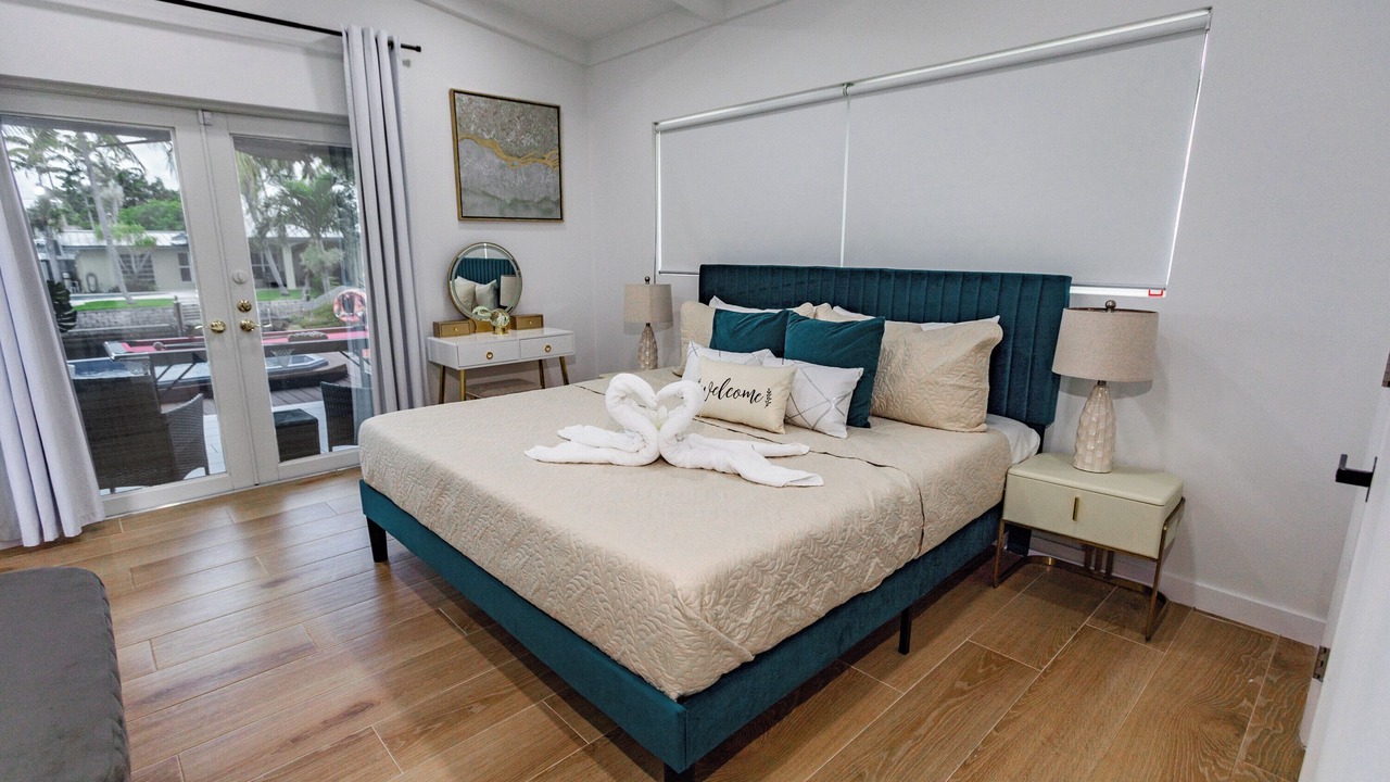 Photo of Bedroom in Lauderdale Isles