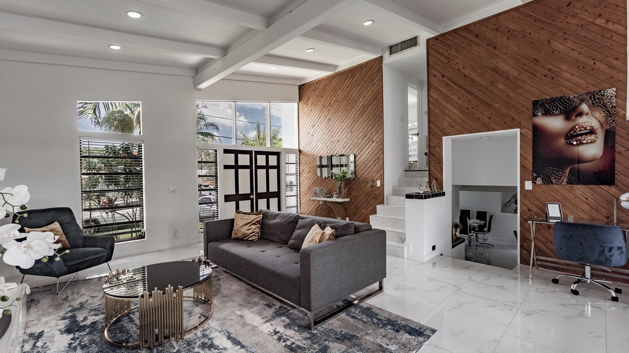 Photo of Livingroom in Lauderdale Isles