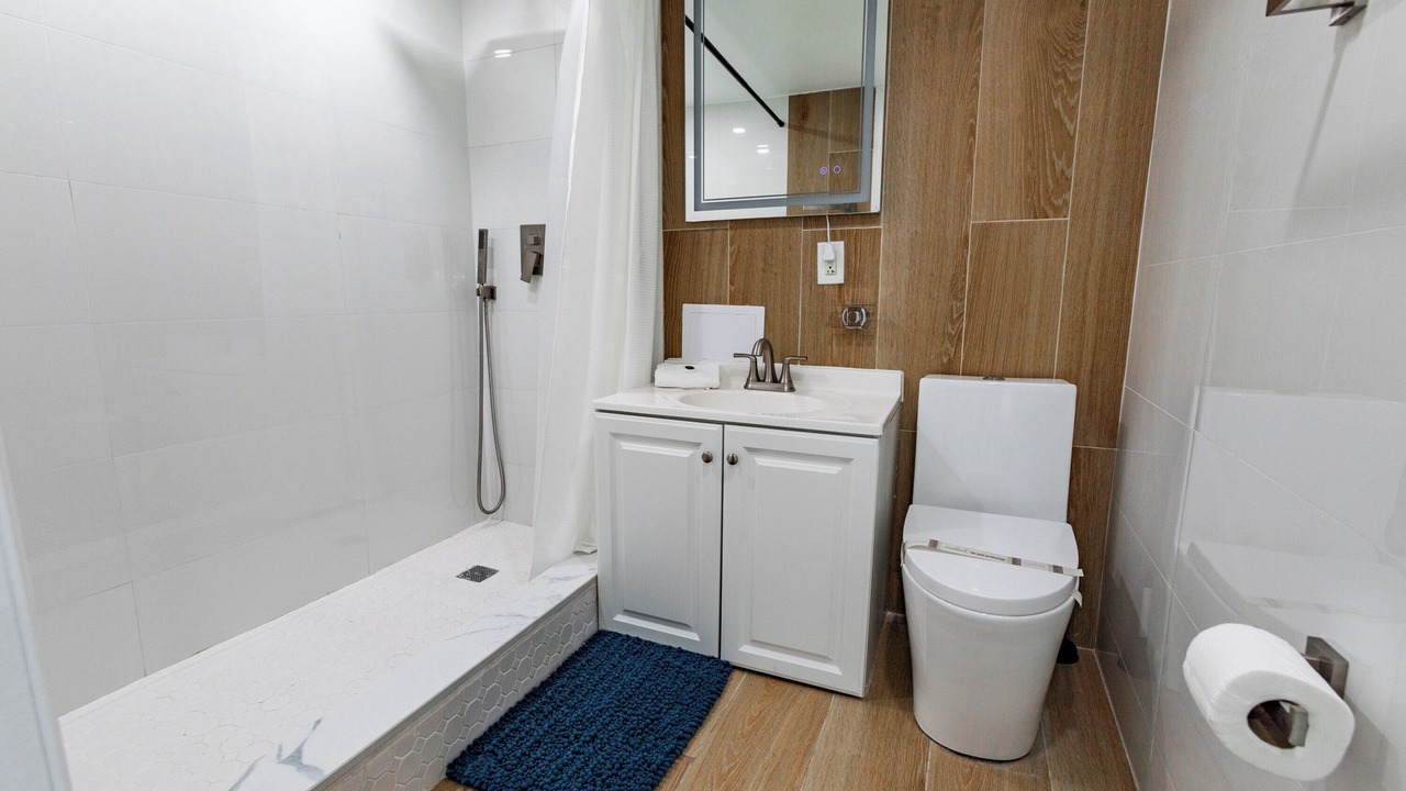 Photo of Bathroom in Lauderdale Isles