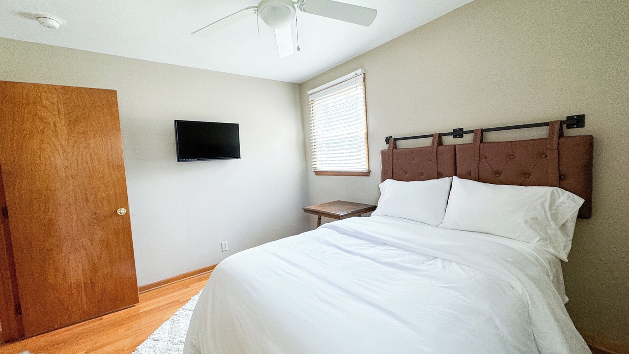 Photo of Bedroom in Gallatin