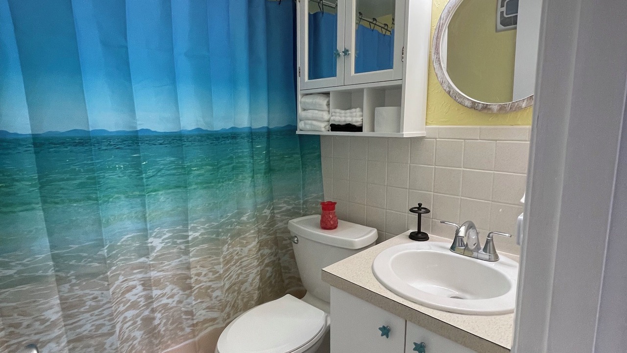 Photo of Bathroom in Golden Beach
