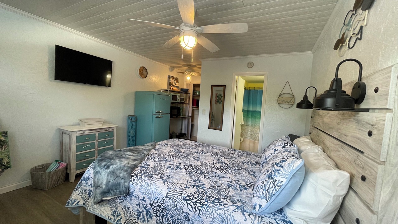 Photo of Bedroom in Golden Beach