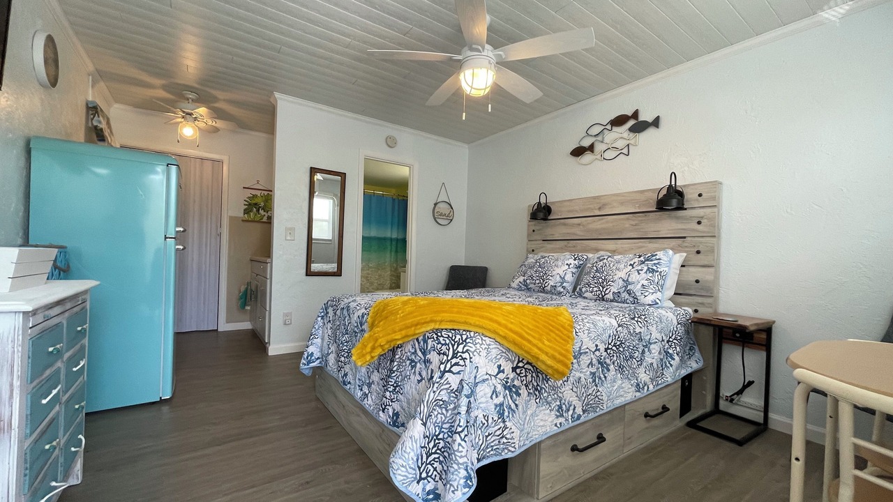 Photo of Bedroom in Golden Beach