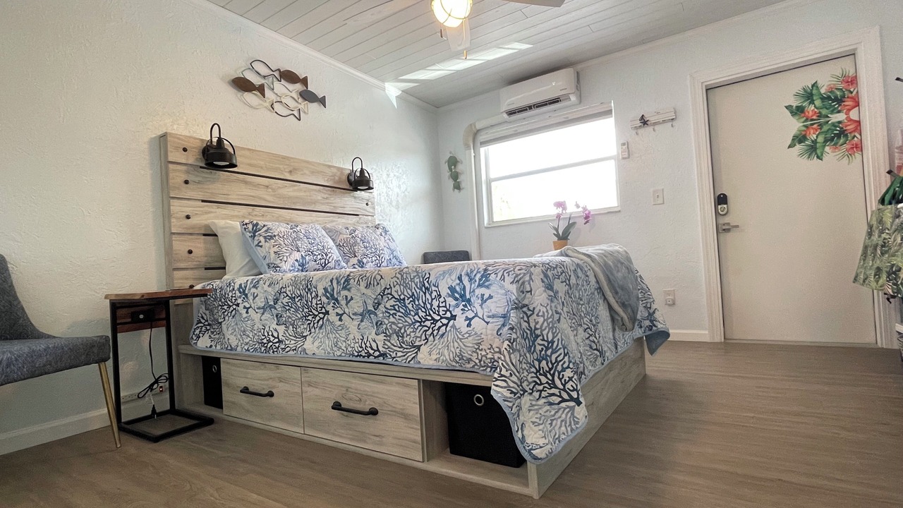 Photo of Bedroom in Golden Beach