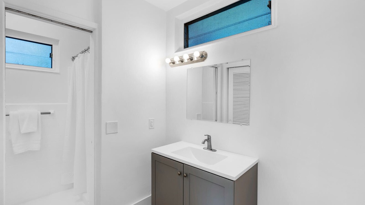 Photo of Bathroom in Southwest Coconut Grove