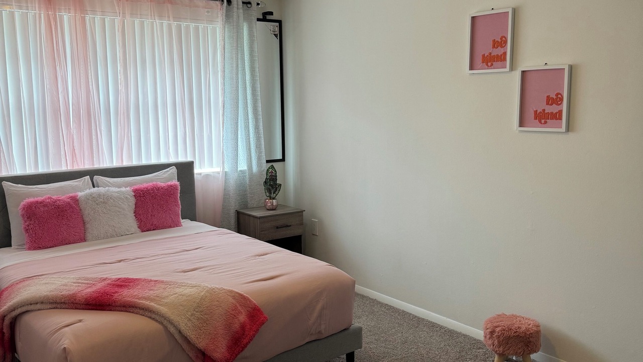 Photo of Bedroom in North Lauderdale