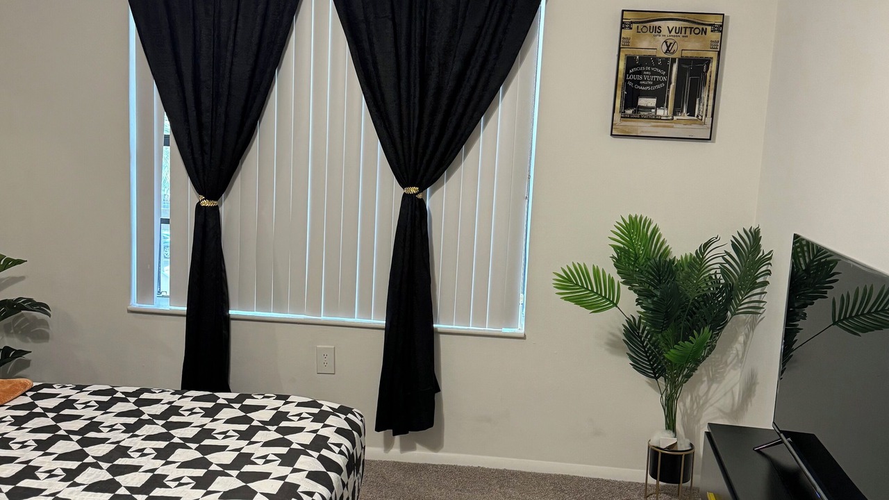 Photo of Bedroom in North Lauderdale
