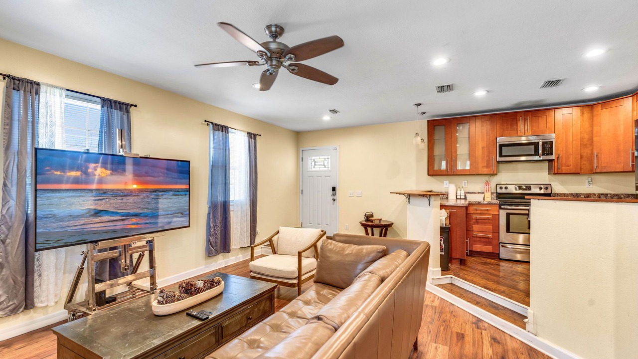 Photo of Livingroom in Apalachicola