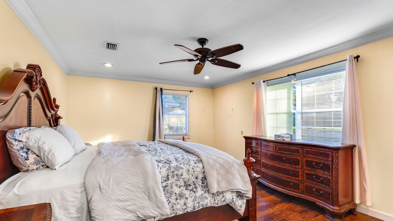 Photo of Bedroom in Apalachicola