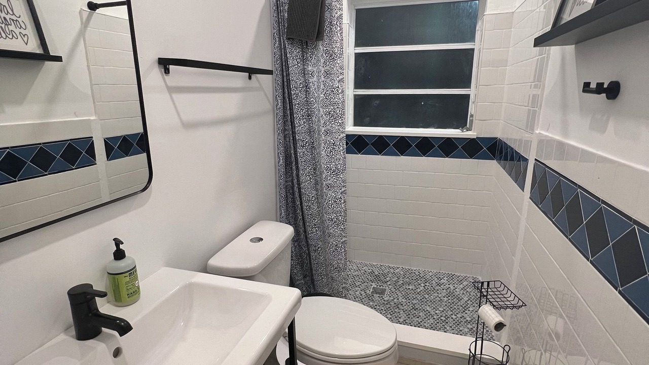 Photo of Bathroom in Miami Gardens