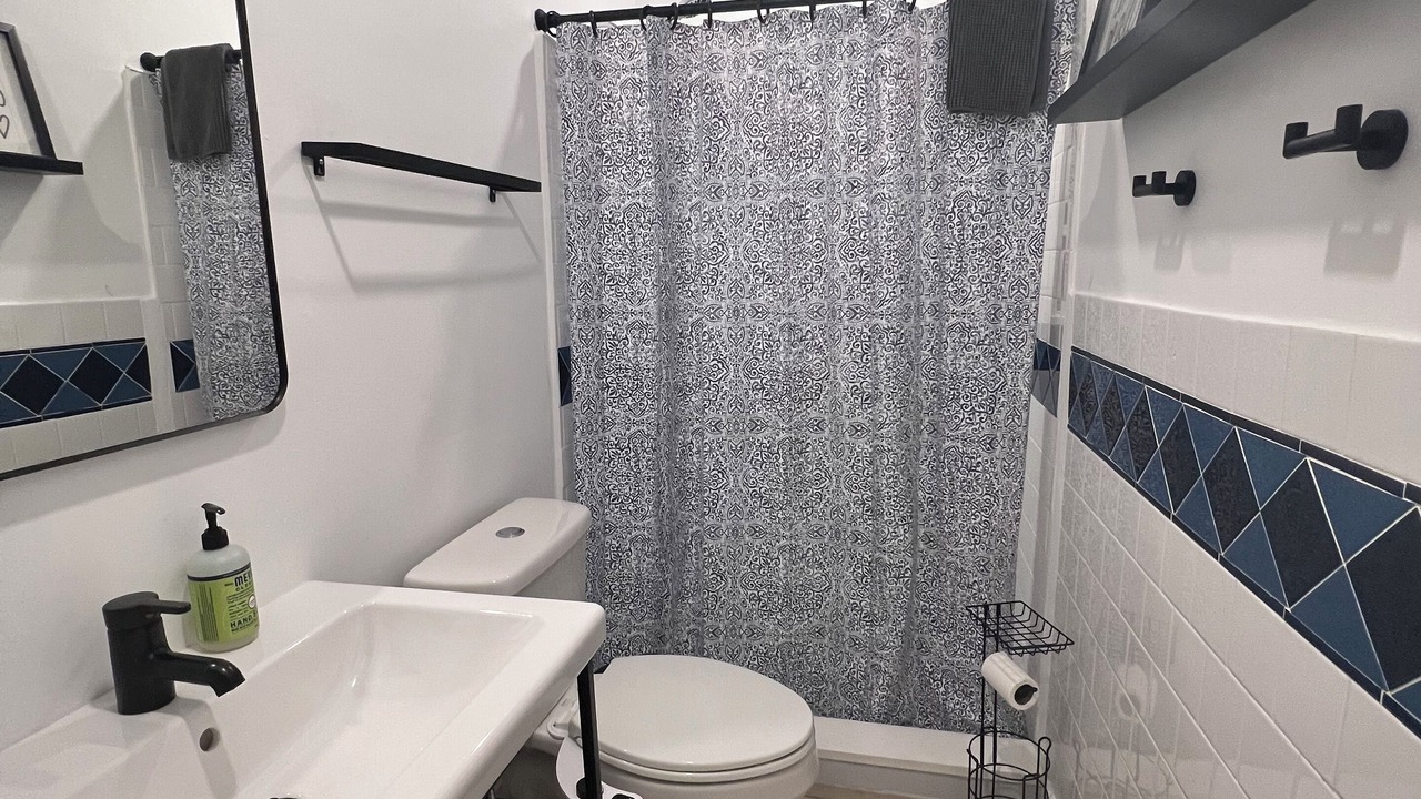 Photo of Bathroom in Miami Gardens