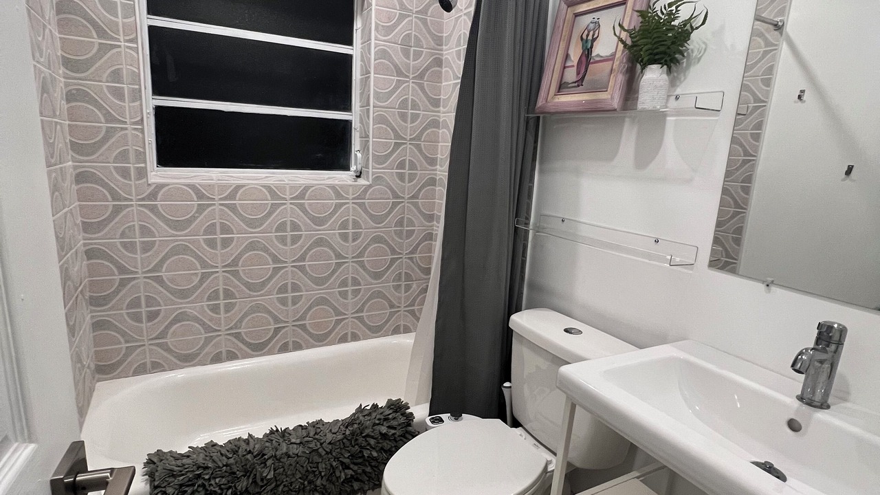 Photo of Bathroom in Miami Gardens