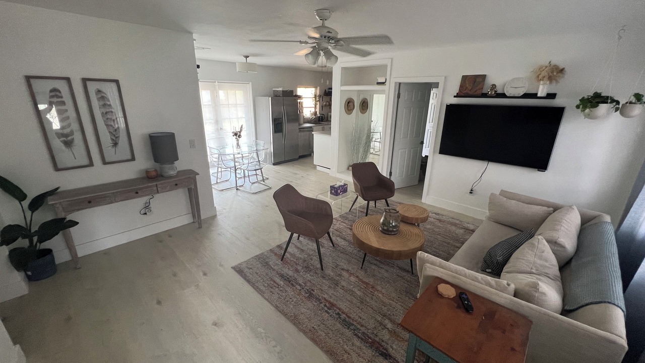 Photo of Livingroom in Miami Gardens