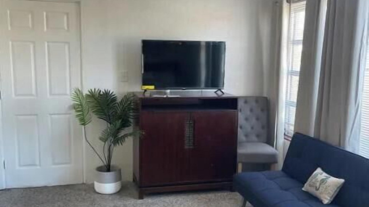 Photo of Livingroom in Kingston