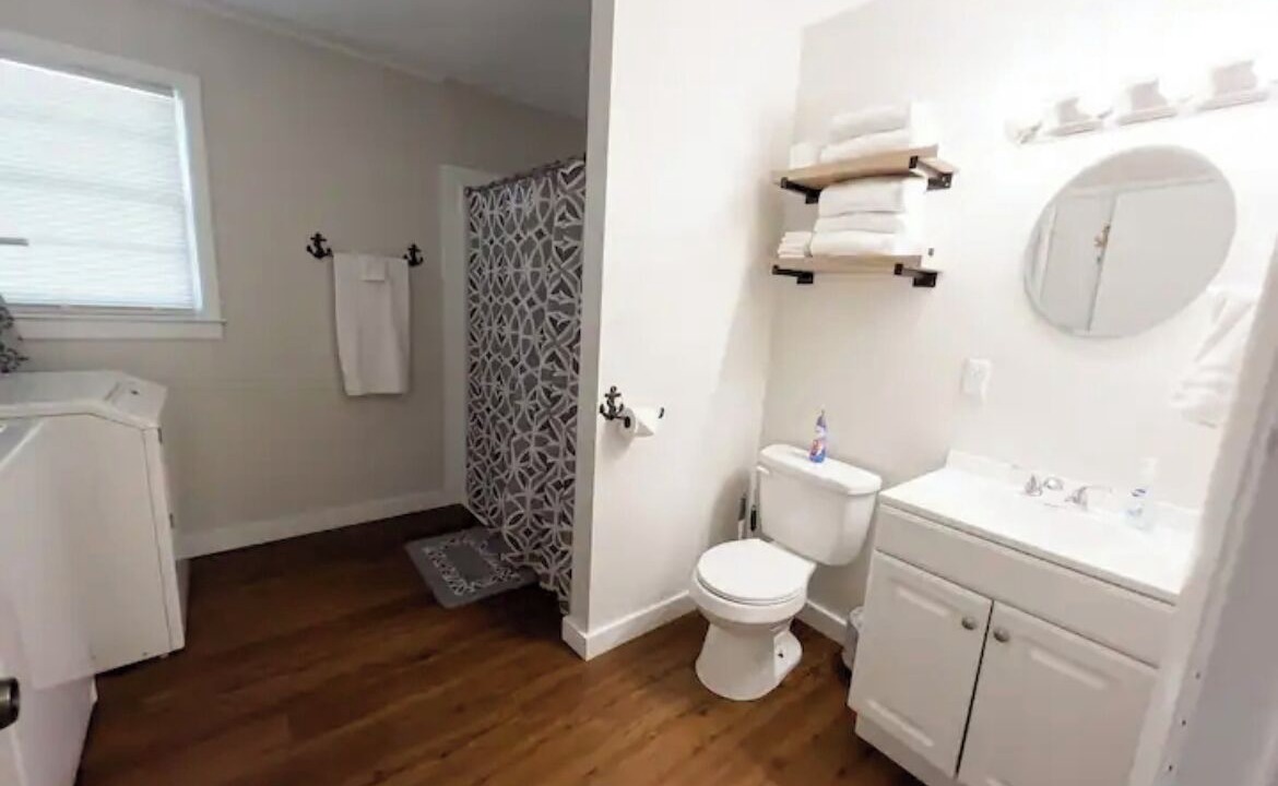 Photo of Bathroom in Scottsboro