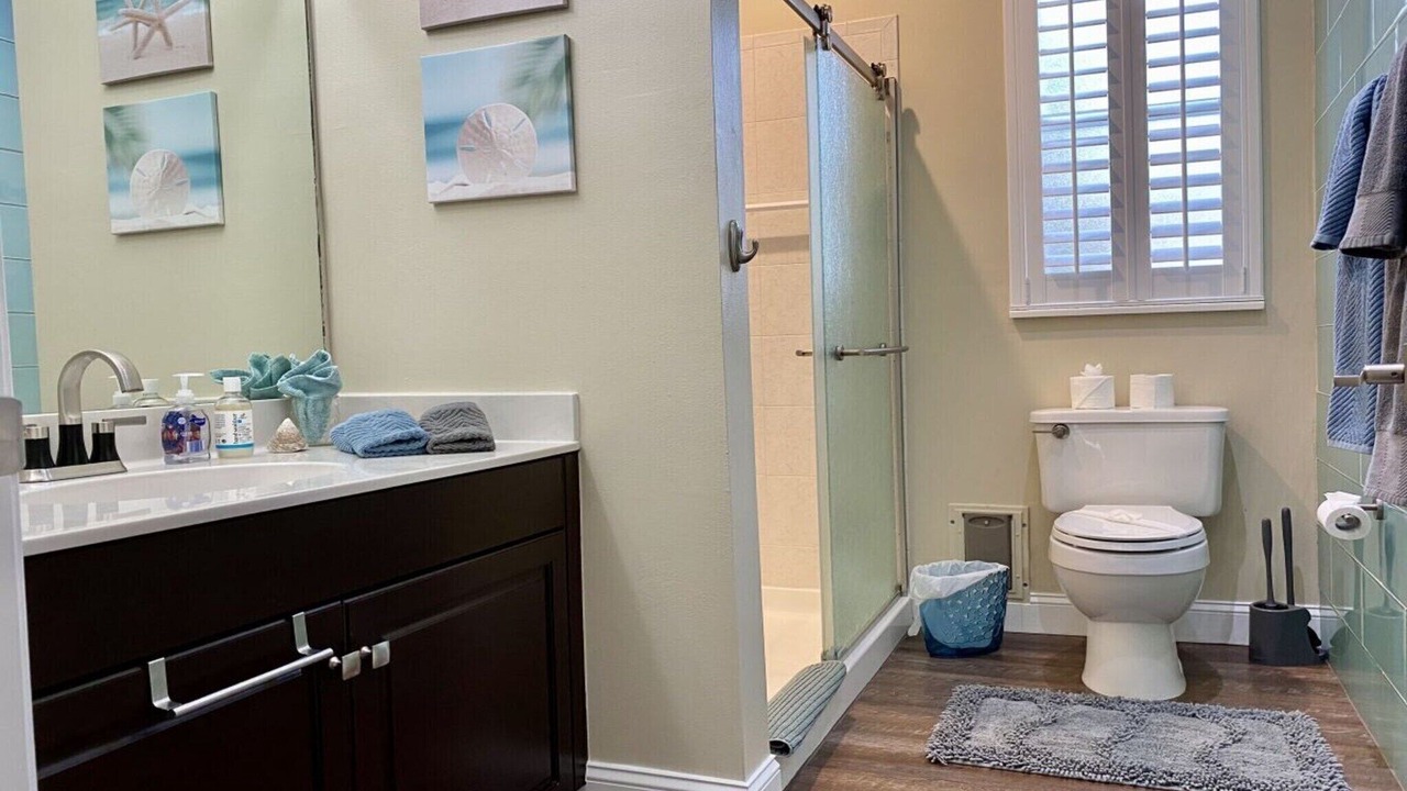 Photo of Bathroom in Trafalgar