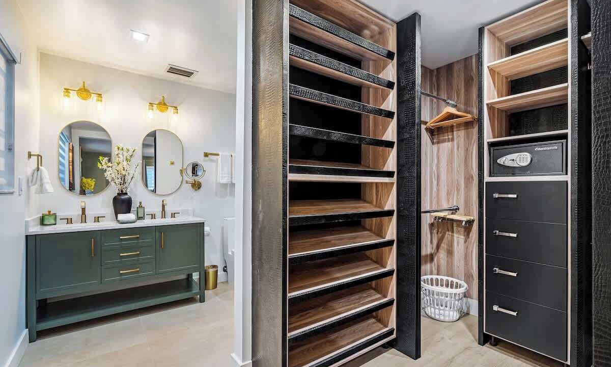 Photo of Bathroom in Sunset