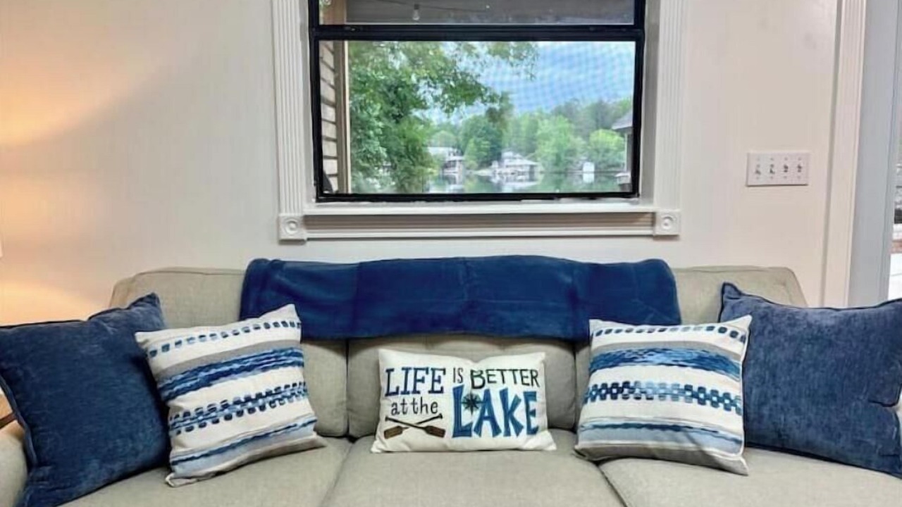 Photo of Livingroom in Little Kowaliga