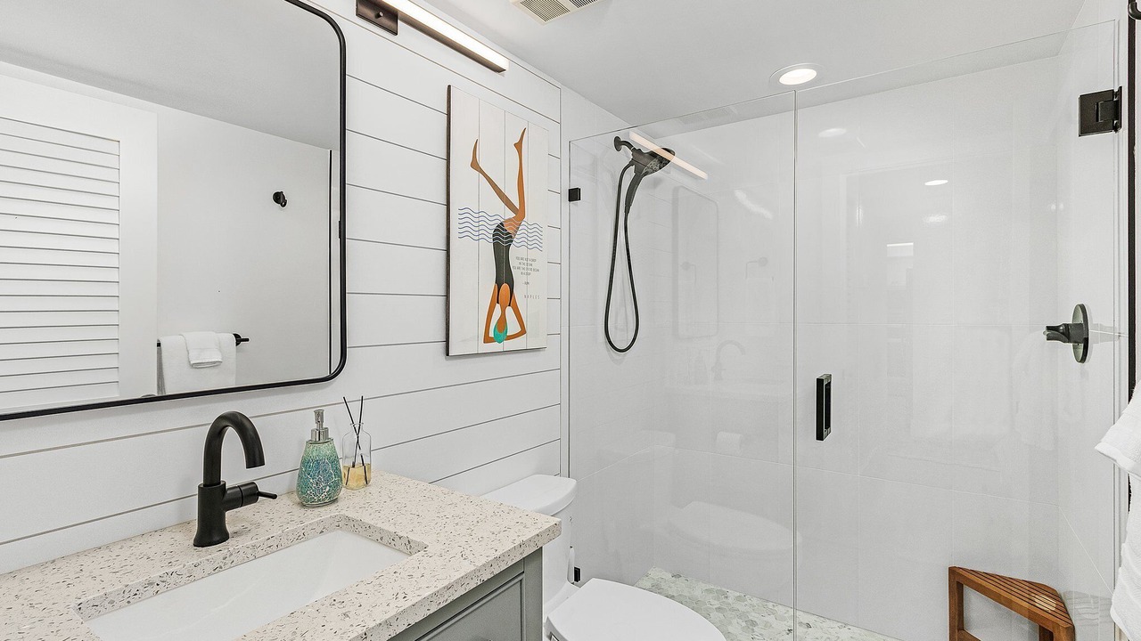 Photo of Bathroom in Pelican Bay