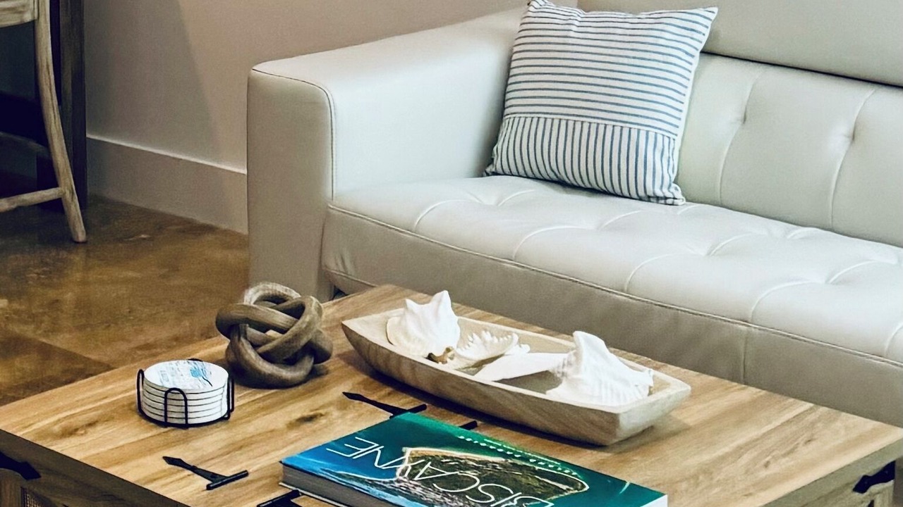 Photo of Livingroom in Key Biscayne