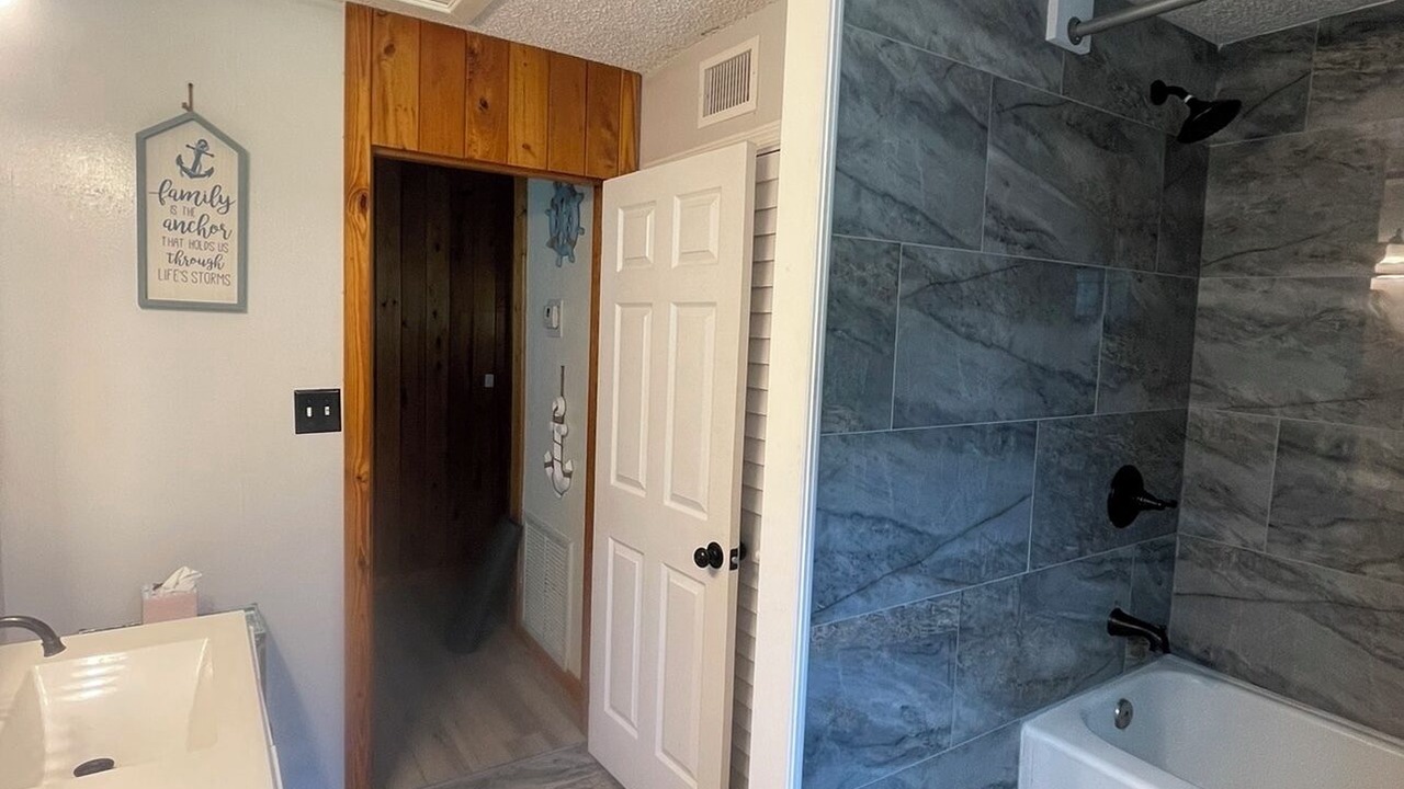Photo of Bathroom in Riverview