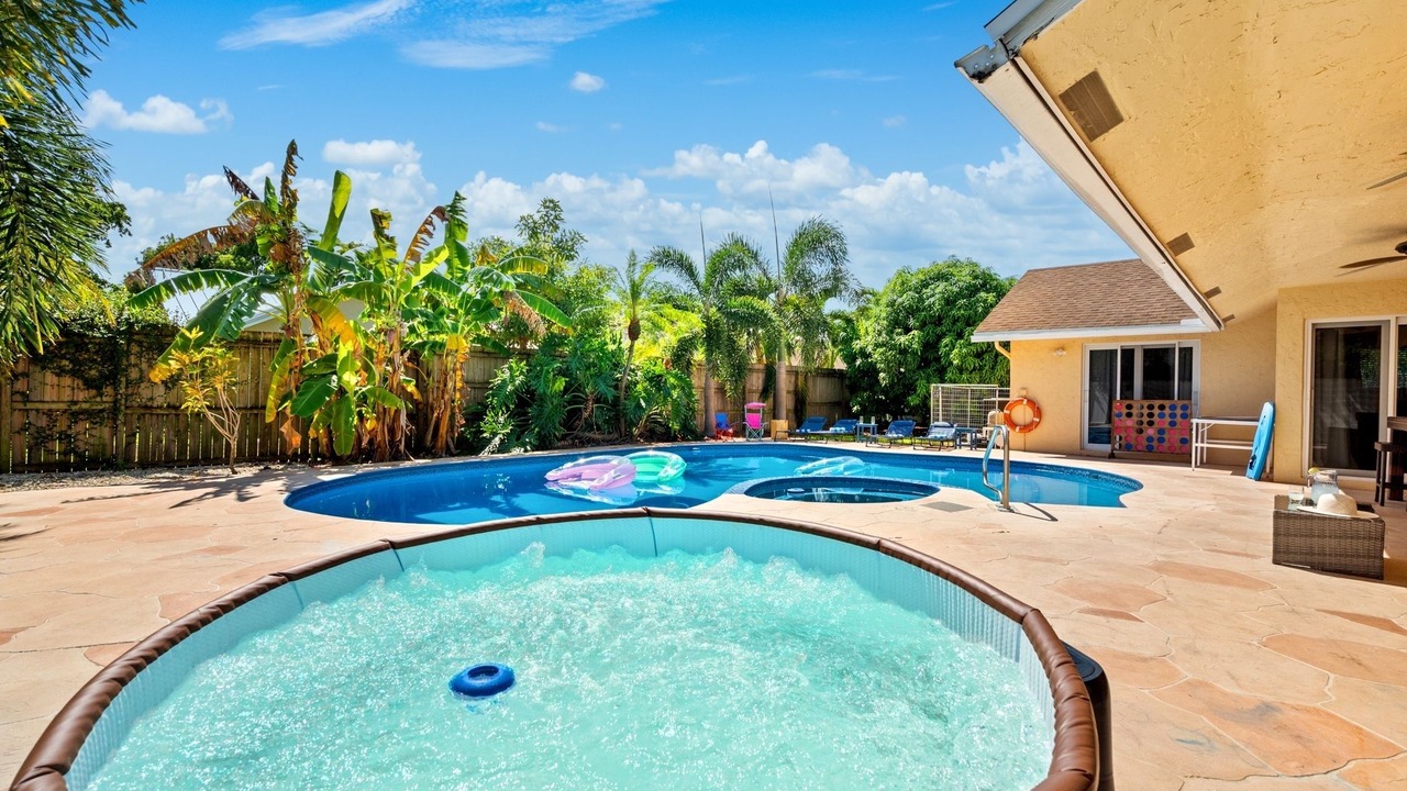 Photo of Outdoor in Tropic Palms