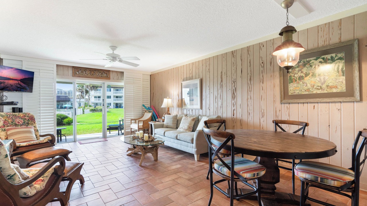 Photo of Livingroom in Point East