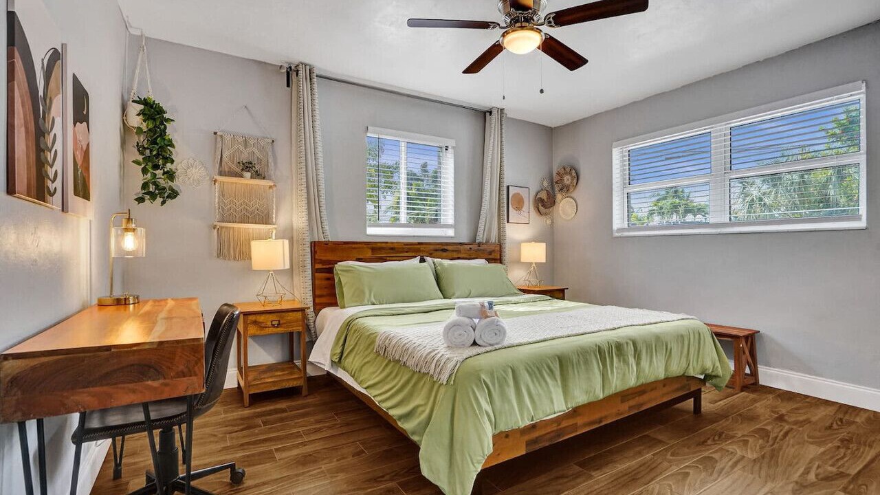 Photo of Bedroom in Sunset