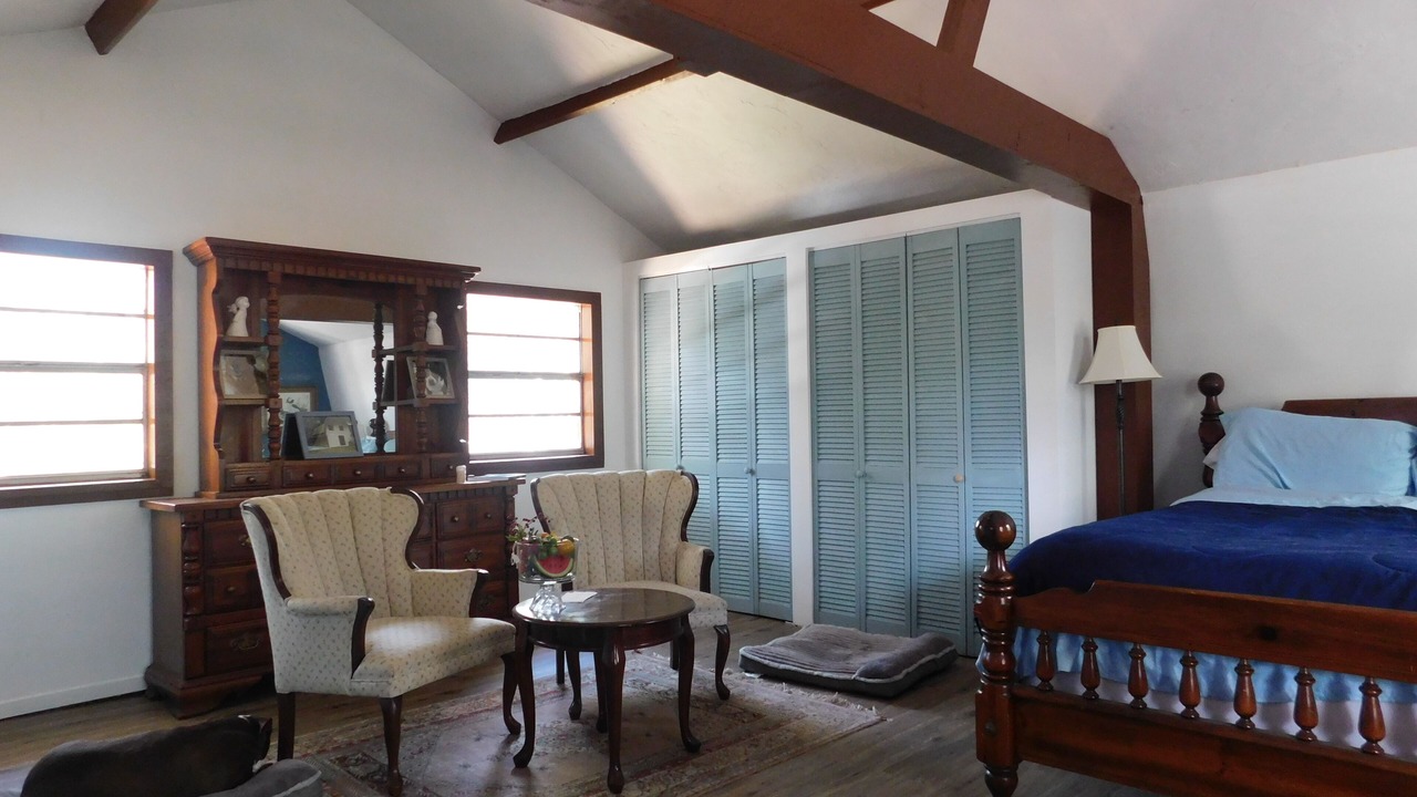 Photo of Bedroom in Manattee Road