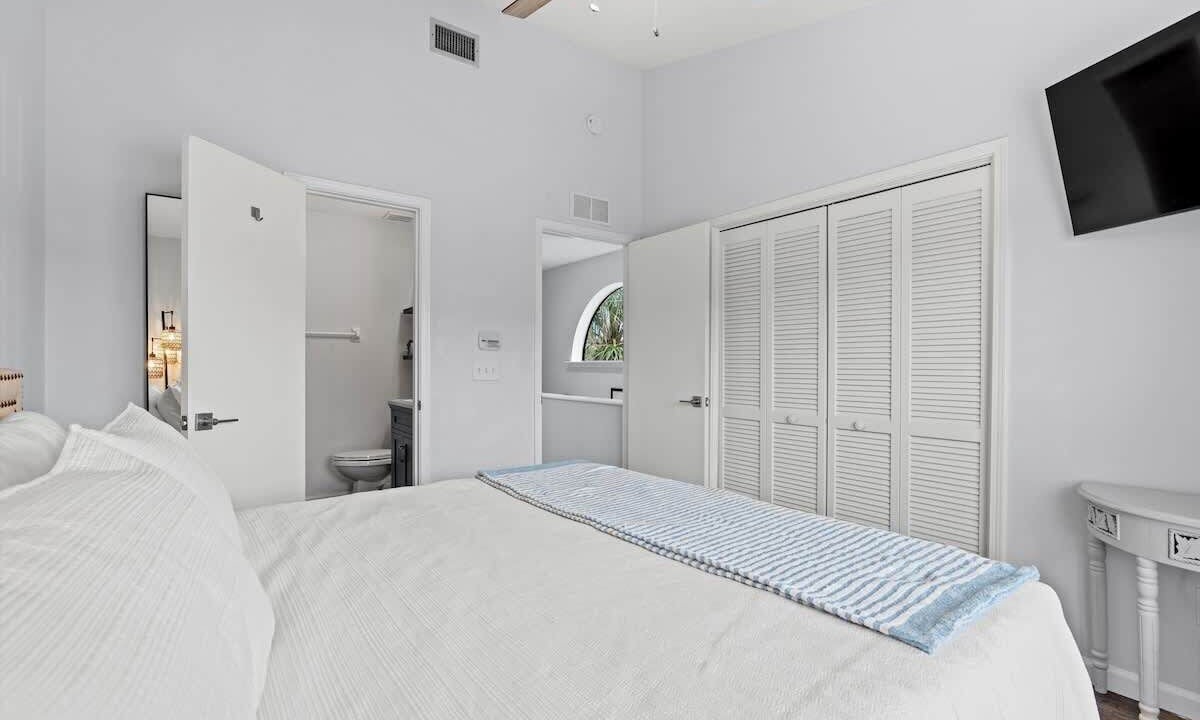 Photo of Bedroom in Jacksonville Beach