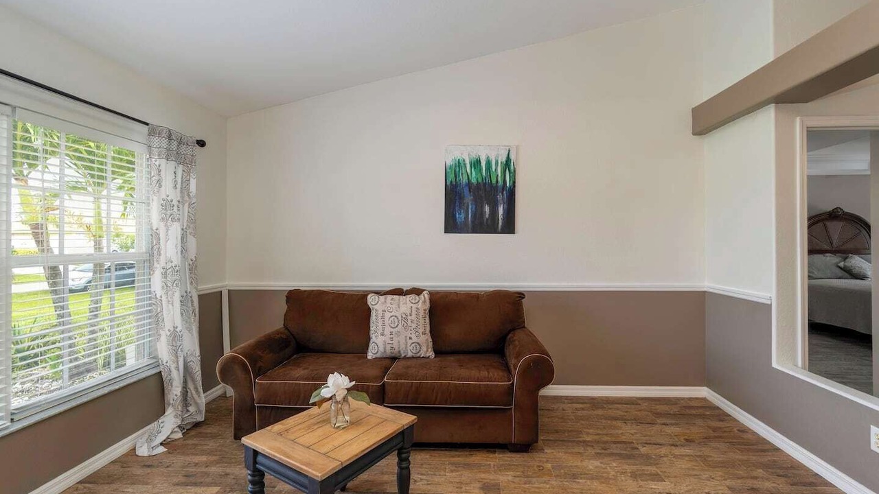 Photo of Livingroom in South Gulf Cove