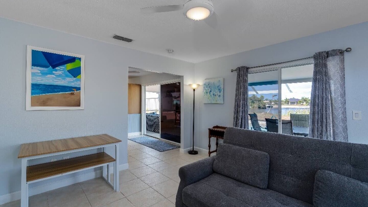Photo of Livingroom in South Gulf Cove