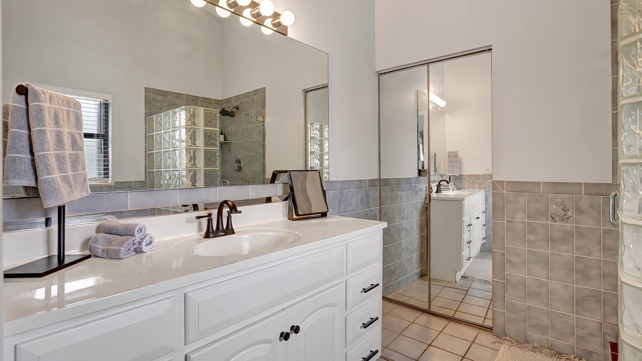Photo of Bathroom in Willoughby Acres