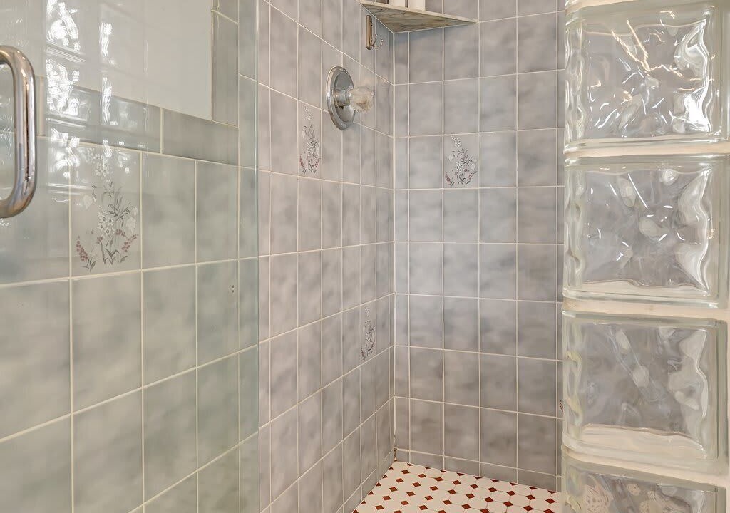 Photo of Bathroom in Willoughby Acres