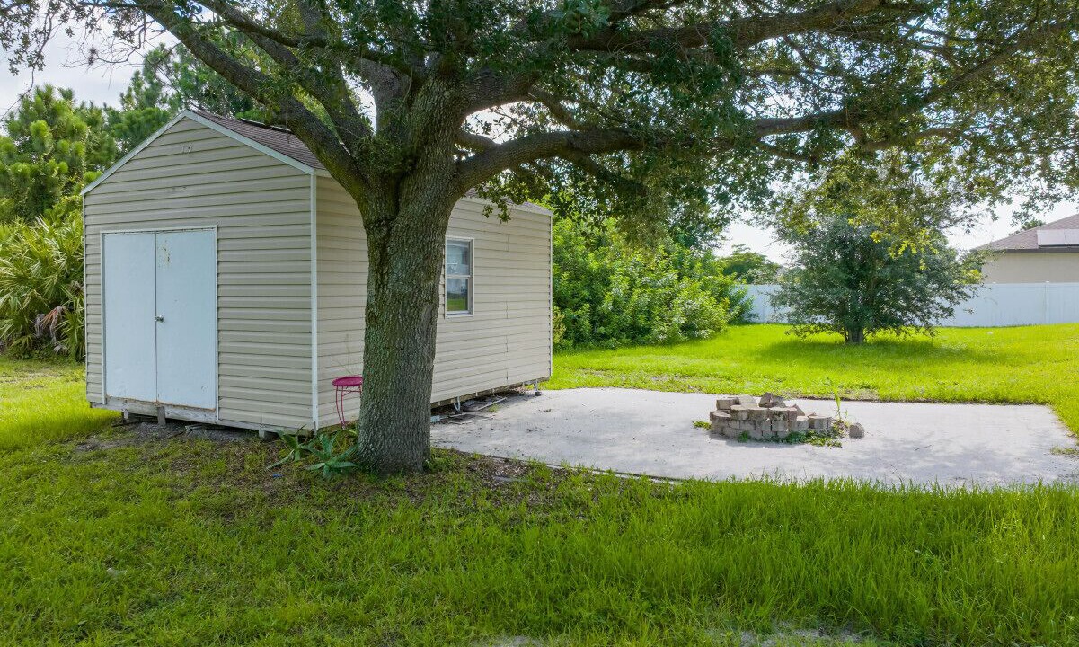 Photo of Outdoor in Lehigh Acres