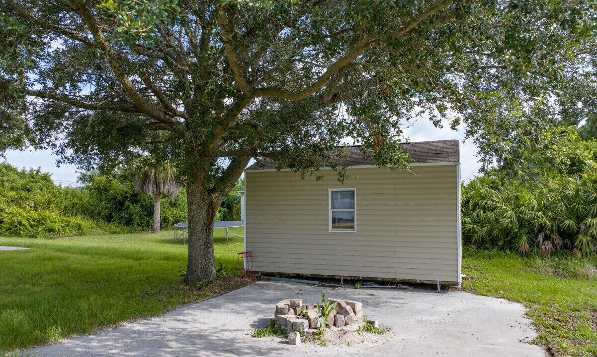 Photo of Outdoor in Lehigh Acres