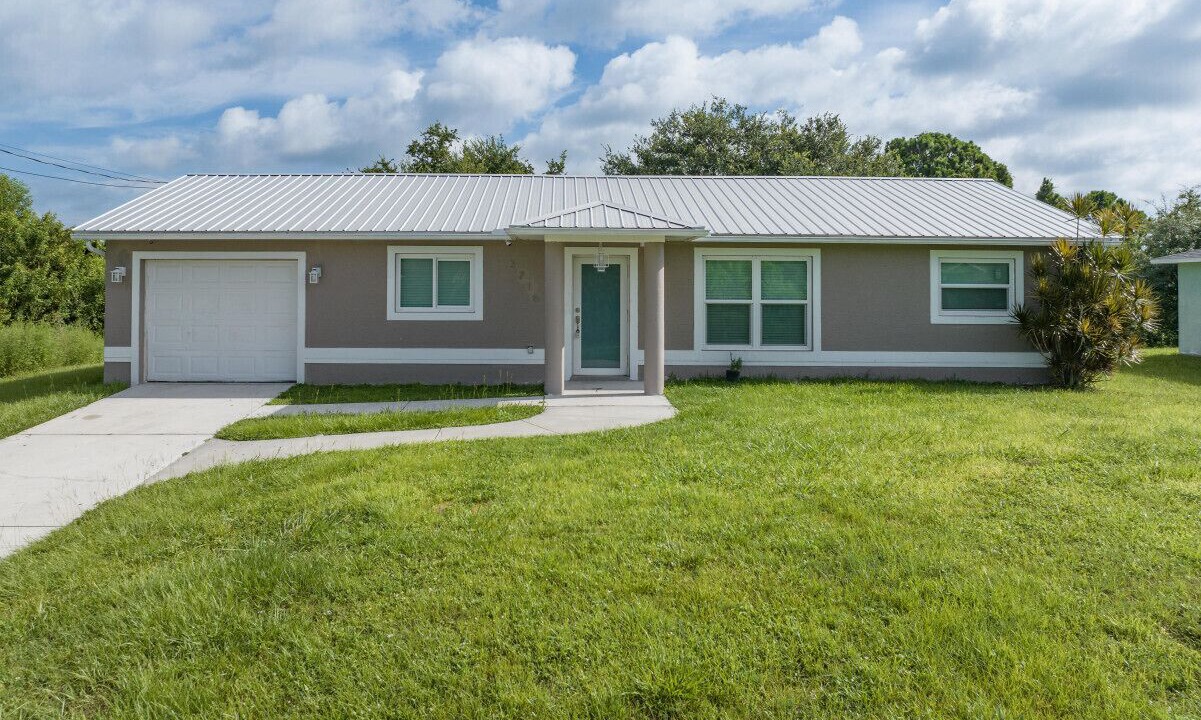 Photo of Outdoor in Lehigh Acres